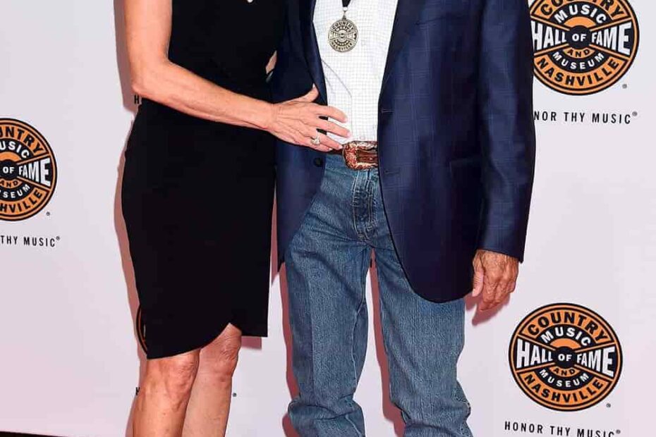 Image of George and Norma Strait