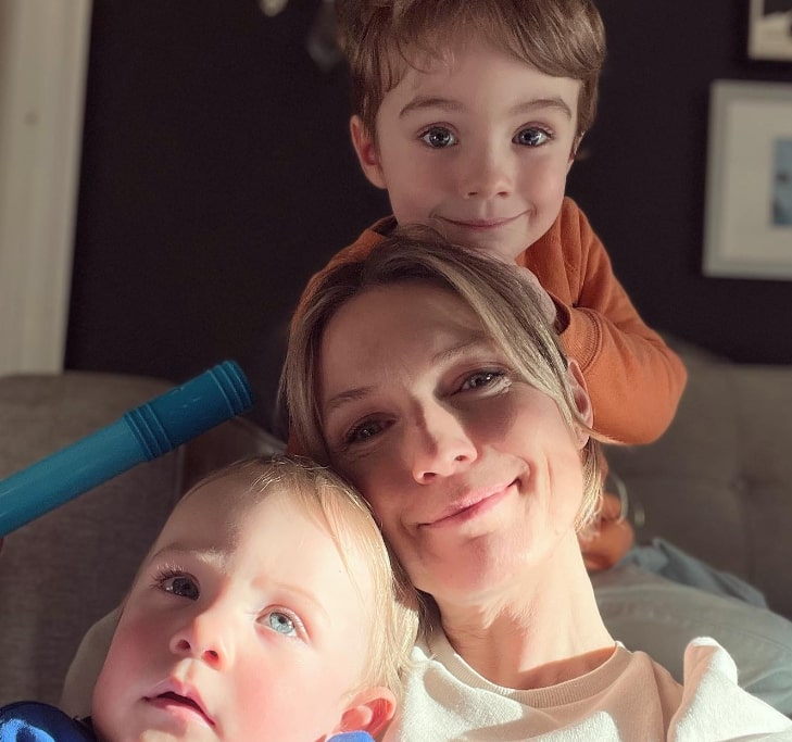 Image of Sarah Keenleyside with her kids